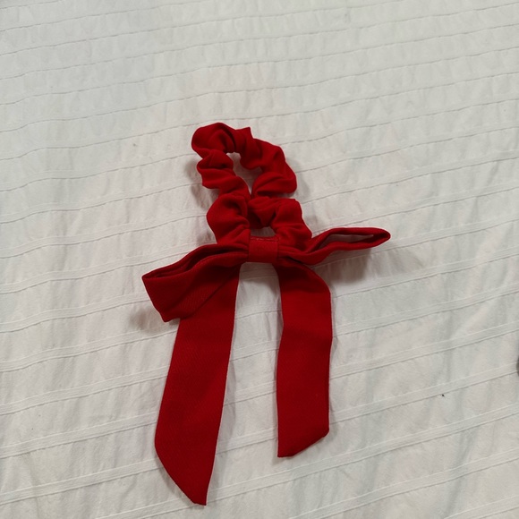 Red coquette style hair bow - Picture 2 of 2